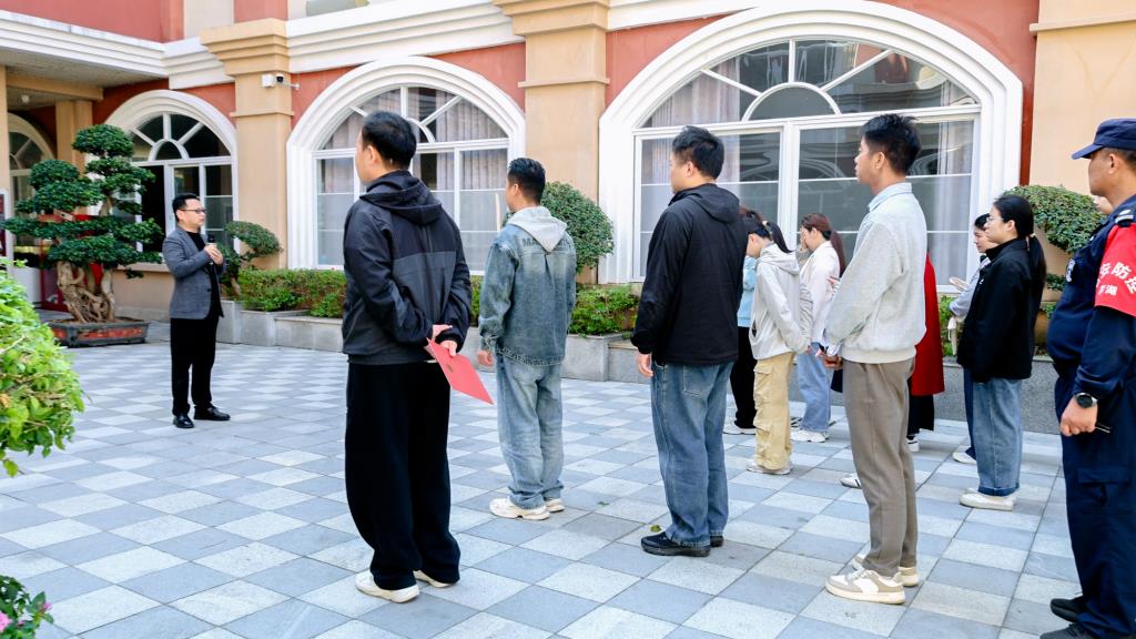 筑牢安全防线，守护校园平安