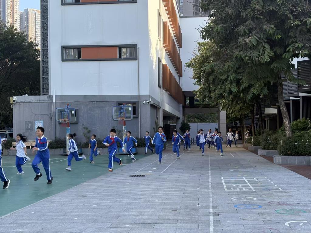 筑牢安全防线，守护生命成长——深圳市翠茵学校开展消防应急疏散