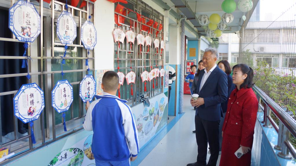 澳门广大中学与深圳市南湖小学开展学校管理专题座谈会
