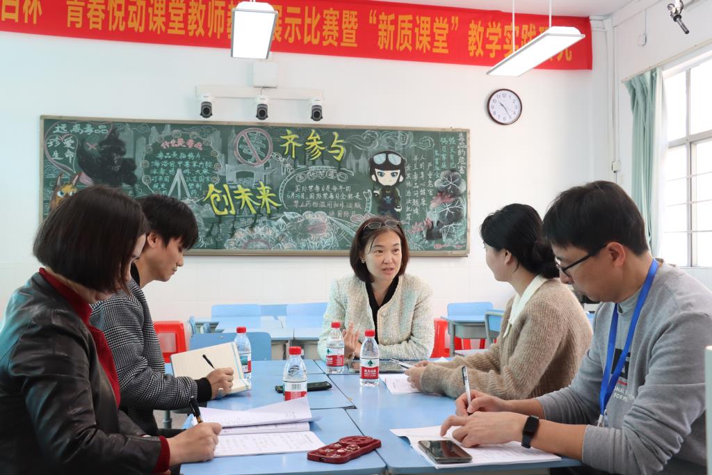 深耕美育课堂，赋能校园文化