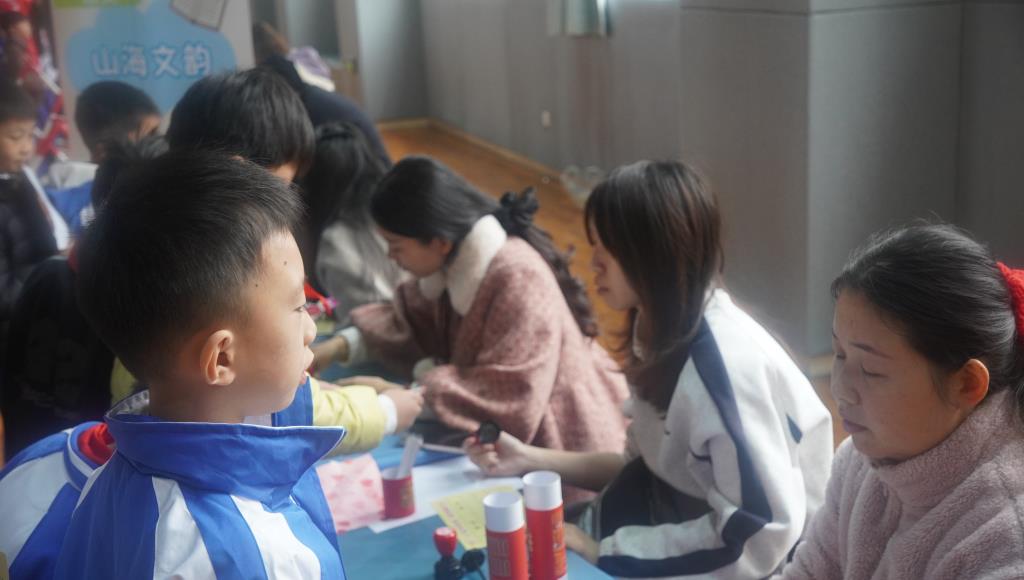 小马冲冲冲，闯关趣无穷——深圳市梧桐小学一、二年级期末综合素养游园活动圆满落幕