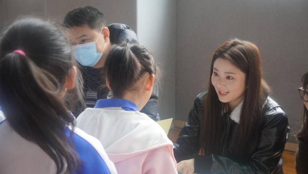 小马冲冲冲，闯关趣无穷——深圳市梧桐小学一、二年级期末综合素养游园活动圆满落幕