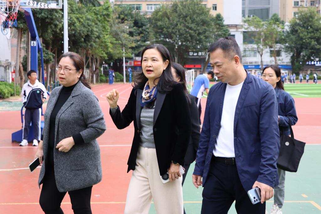 罗湖区委领导先后赴翠园文锦中学检查安全工作