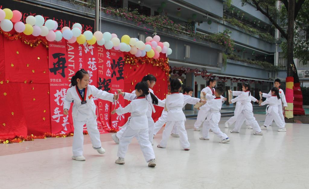 深圳市南湖小学2026迎新社团展演圆满举行