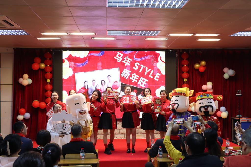 太白实验学校元旦迎新联欢晚会精彩上演