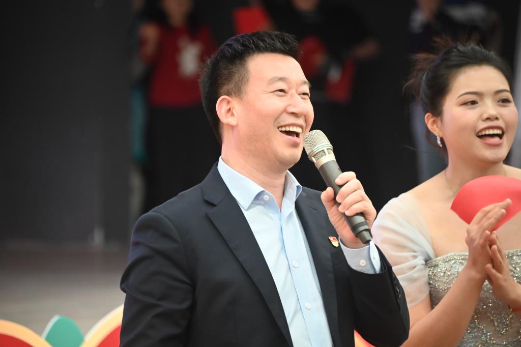 骏马迎春展师韵，欢歌笑语迎新年 ——桂园中学成功举办2026