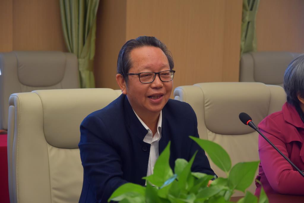 深圳市松泉实验学校举行2026年退休教师新年茶话会