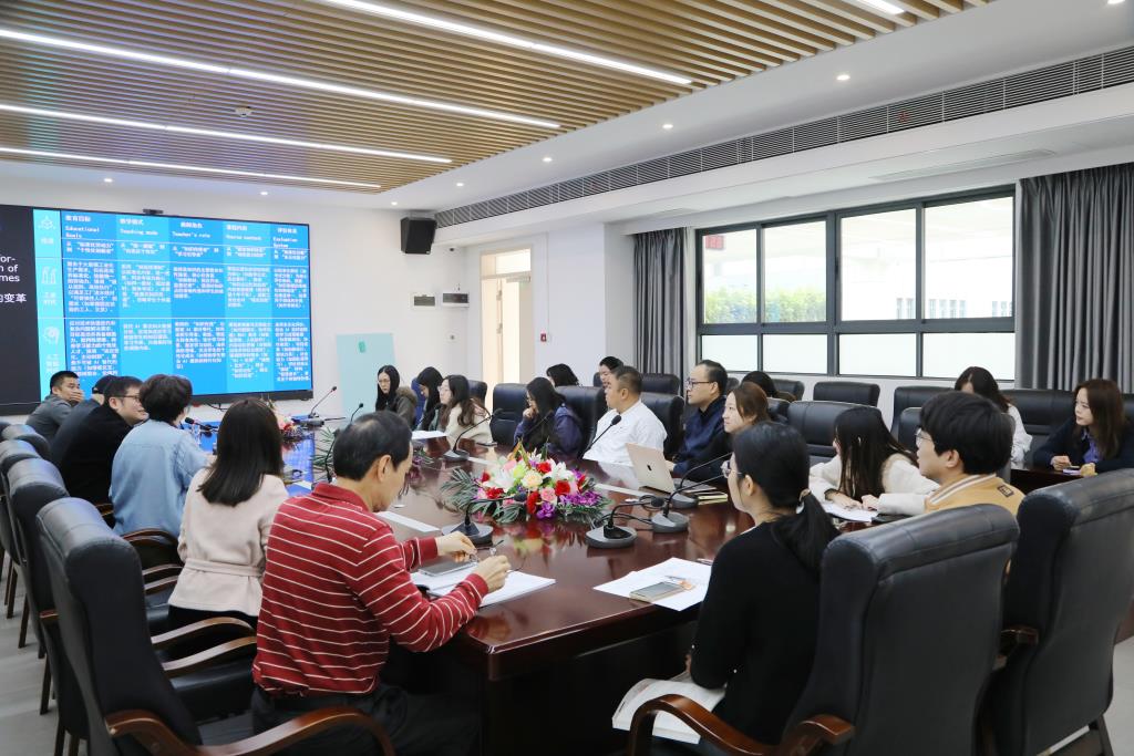 深圳北理莫斯科大学附属布心中学开展新质教学专题讲座