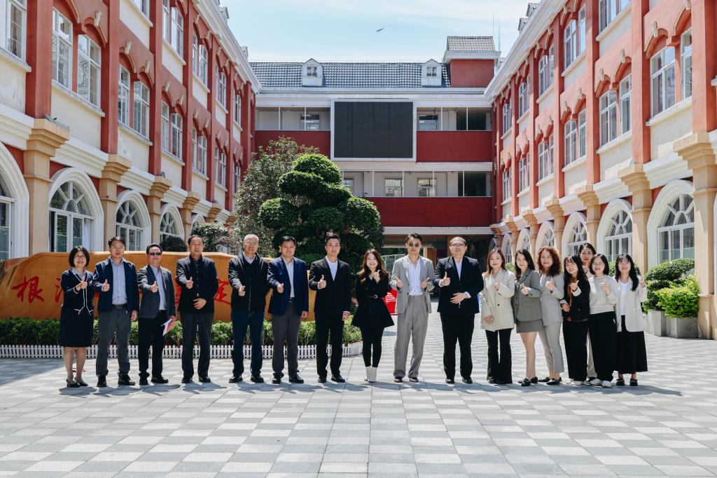 深圳华美外国语学校与摘星DSE教育合作签约