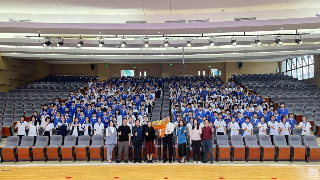 2.全体与会师生合影留念