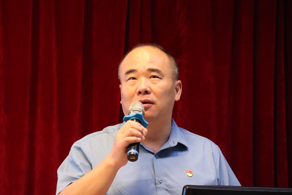 太白实验学校召开新学期工作部署大会
