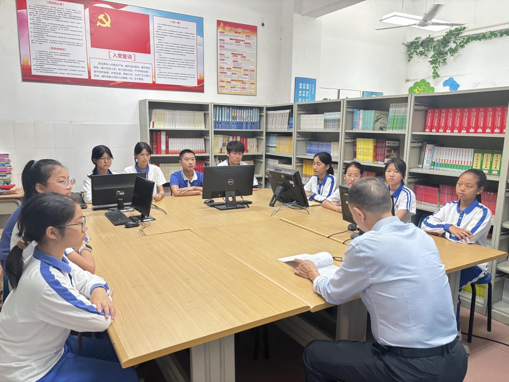 学生访谈