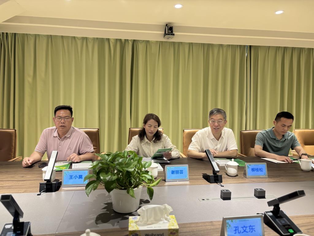 传均衡创建经验 授特色办学良方——翠竹外国语实验学校与西林县