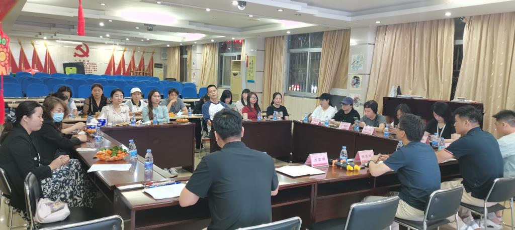 深圳市笋岗小学召开家委座谈会