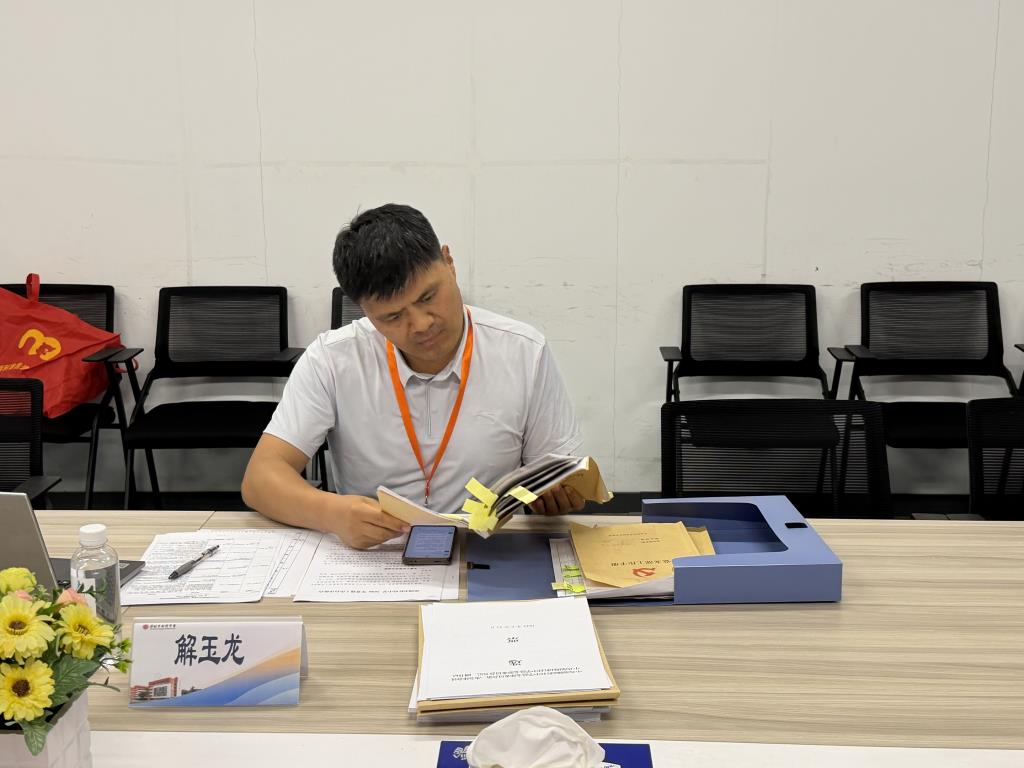 罗湖区第三责任区督导到红桂中学开展专项督导工作