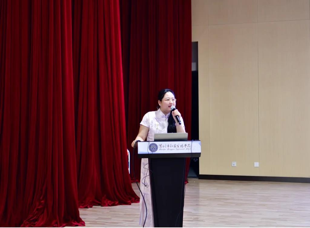 罗湖区"寻诗三味"中华诗教师培巡讲走进松泉实验学校