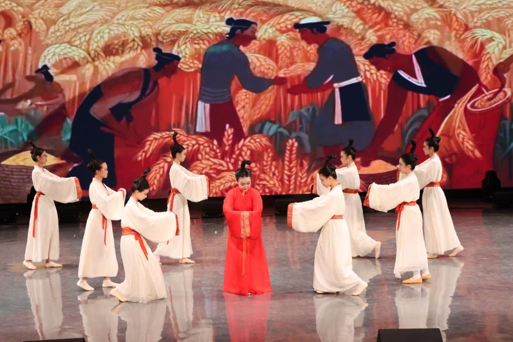 红桂中学“墨染飞翎”项目式学习小组惊艳亮相区美术学科项目式艺