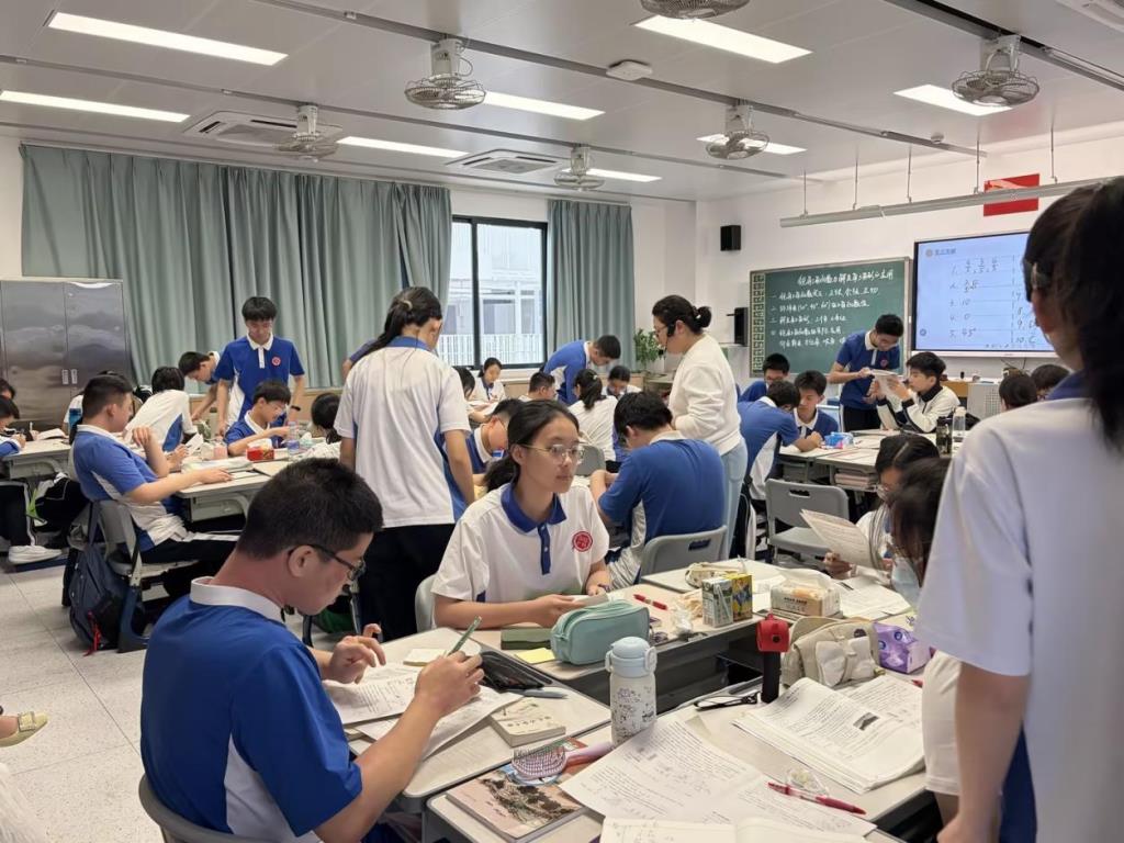 罗湖区教科院到红桂中学开展教学常规视导工作