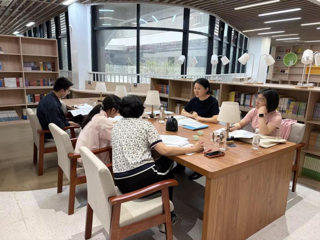 罗湖区教科院到红桂中学开展教学常规视导工作