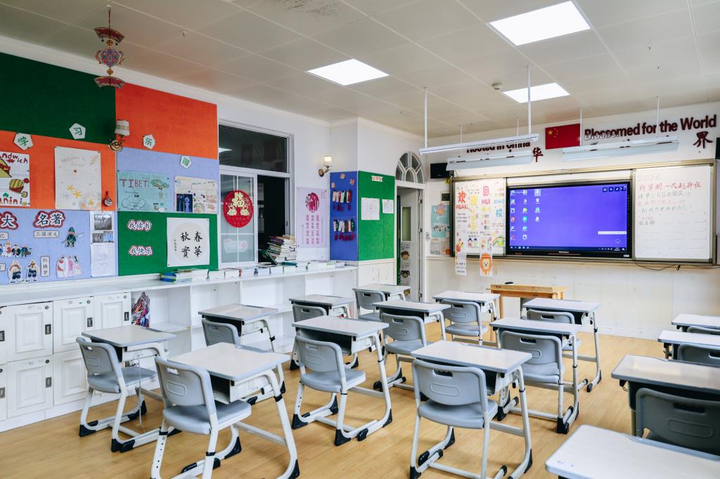华美外国语学校2025-2026学年第二学期开学纪实