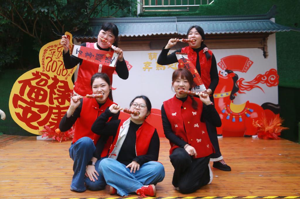教师歌唱《冰糖葫芦》