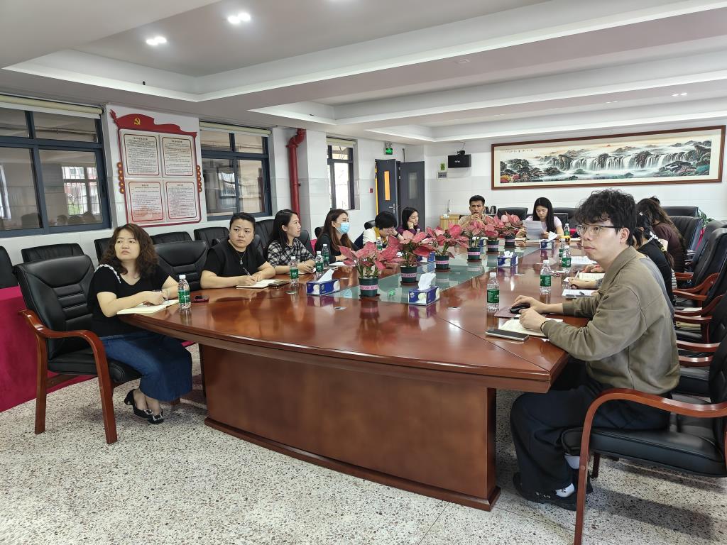 凝心聚力谋教研 务实笃行促发展