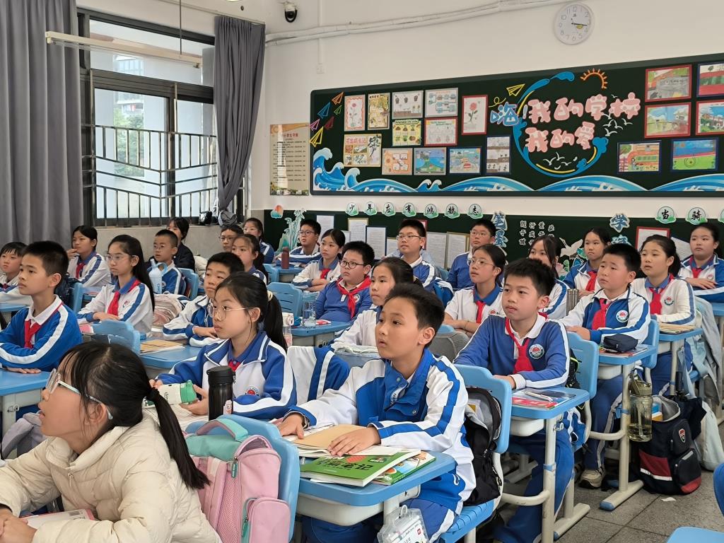 深圳市水库小学开展3・5学雷锋主题教育