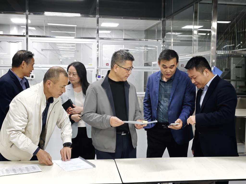 守正创新筑根基 赋能发展启新程——高延勇局长莅临仙湖实验学校检查2026年春季开学工作