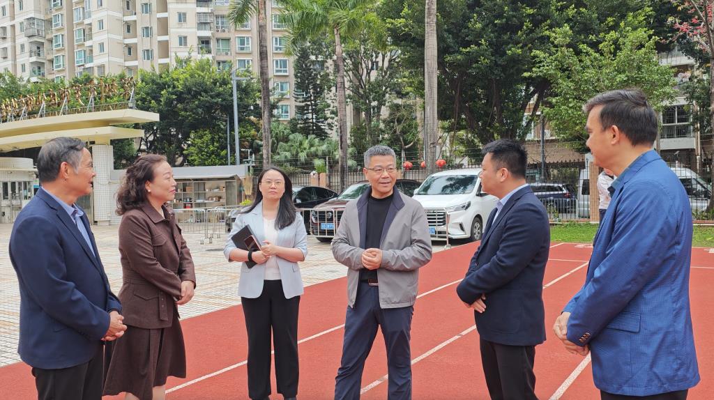 守正创新筑根基 赋能发展启新程——高延勇局长莅临仙湖实验学校检查2026年春季开学工作