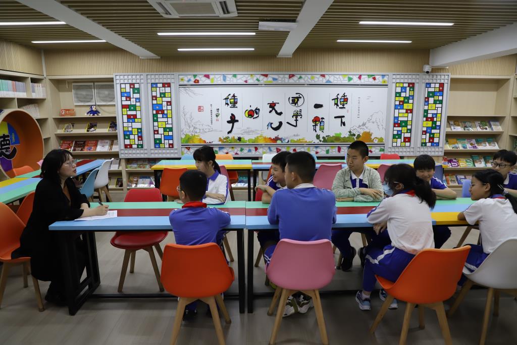 红岭小学·红心课程｜区第七督学责任区来校进行党建、学生欺凌防