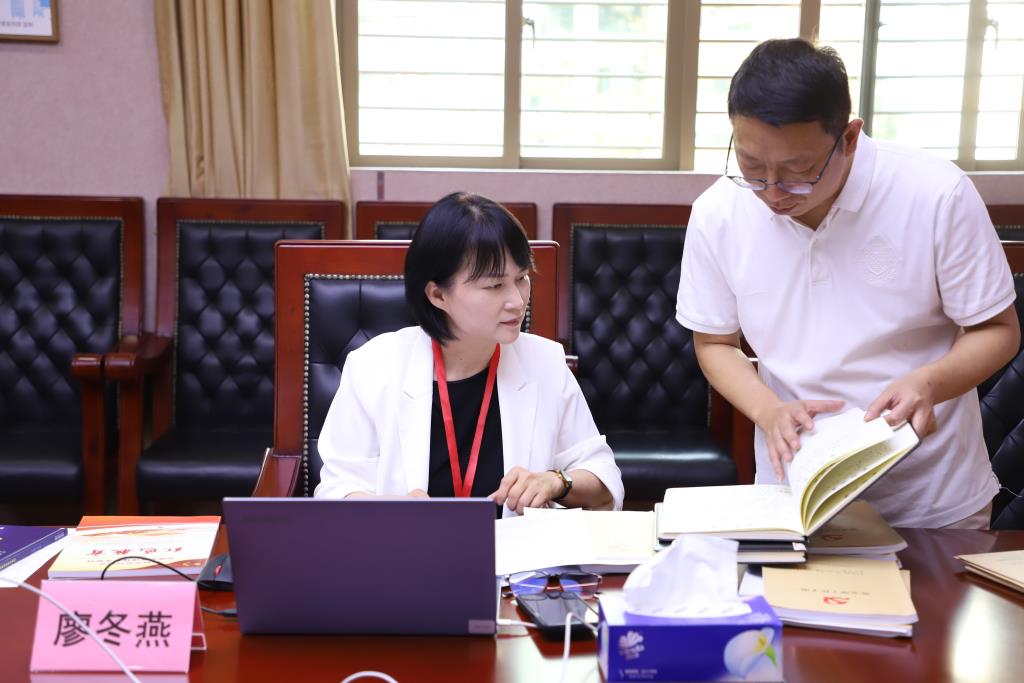 红岭小学·红心课程｜区第七督学责任区来校进行党建、学生欺凌防