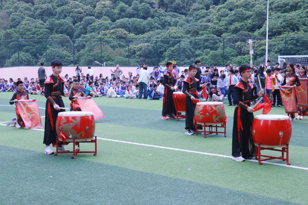 六（2）班开场精彩表演