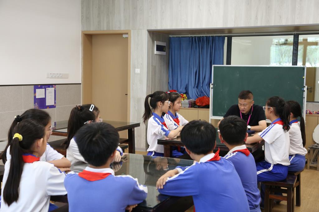 罗湖区第二责任区督学组到深圳市安芳小学开展专项督导