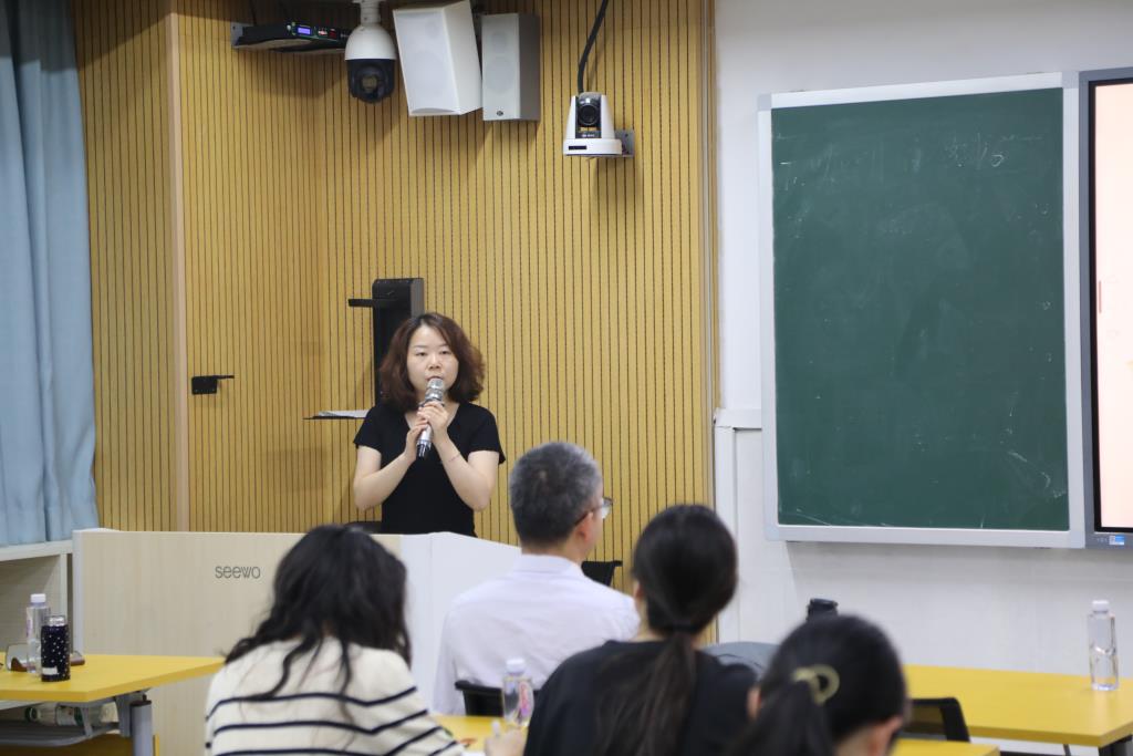 深北莫附属布心中学数学学科专题讲座—段玲老师主持