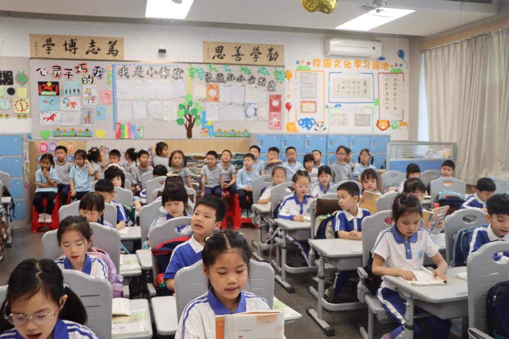 罗湖外语小学迎来幼儿园萌娃探校