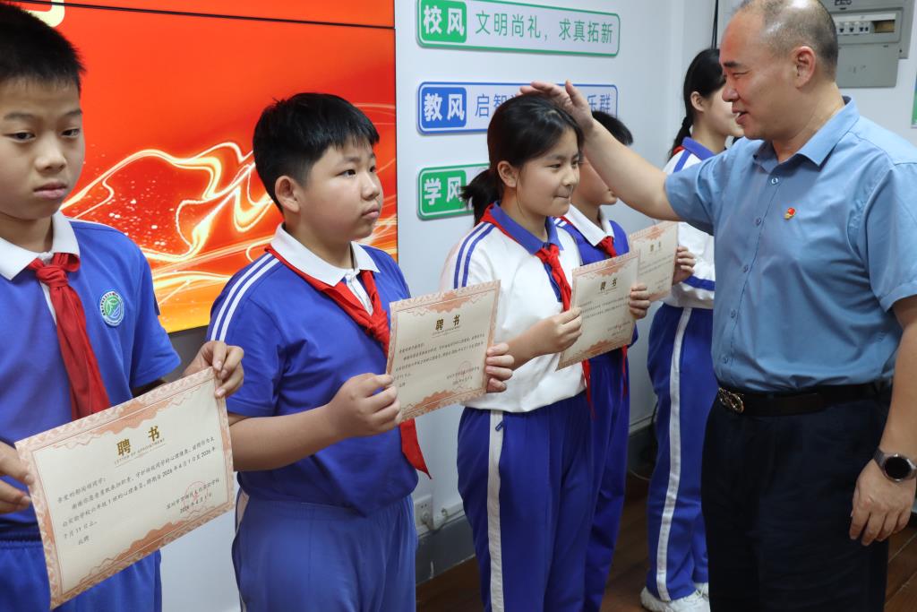 太白实验学校心理委员聘任暨专题培训圆满举行