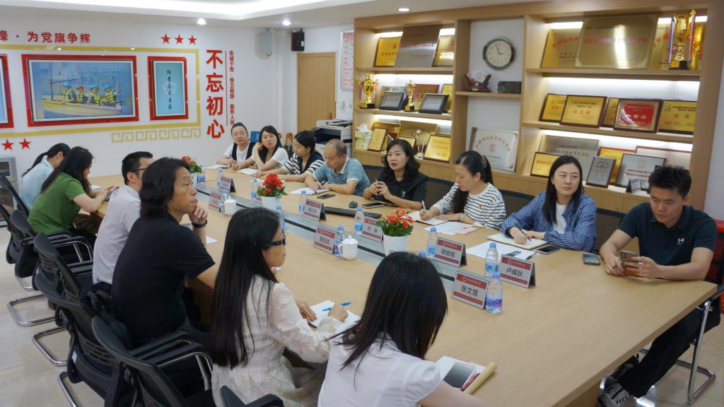 南湖小学课题申报：借专家之力，铺就进阶通途
