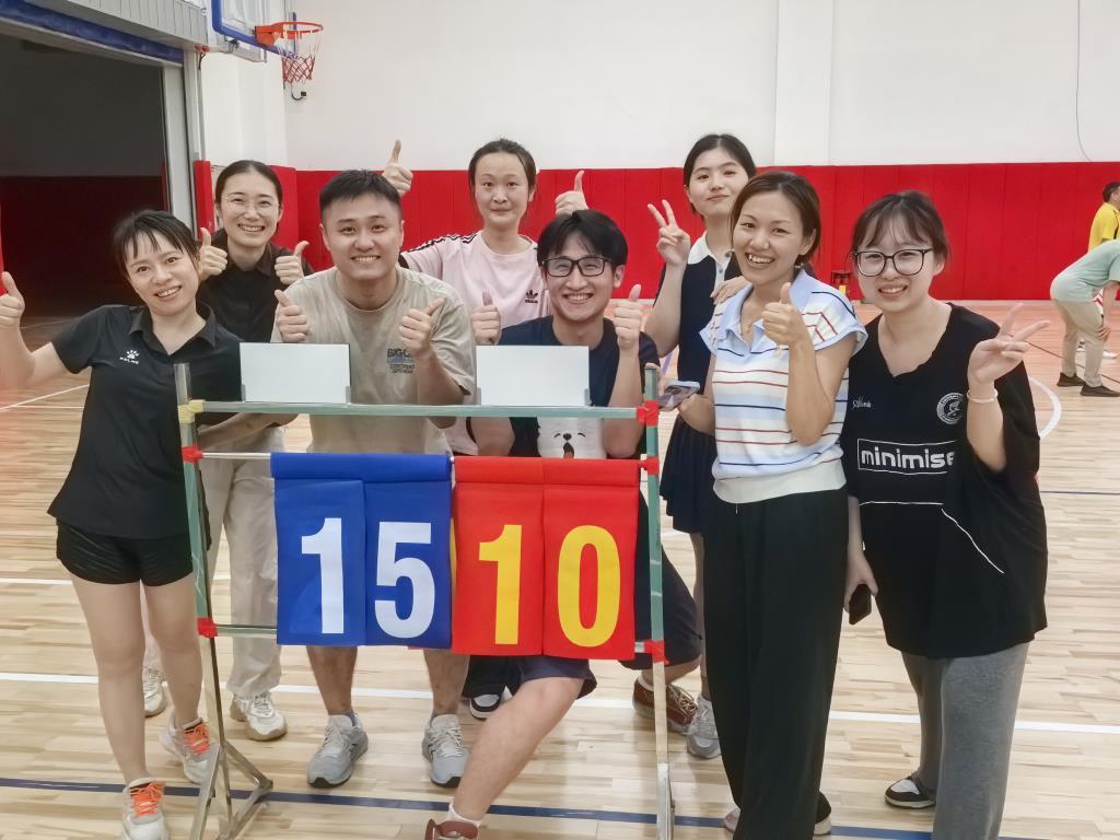 深圳市松泉实验学校首届教职工气排球比赛圆满落幕