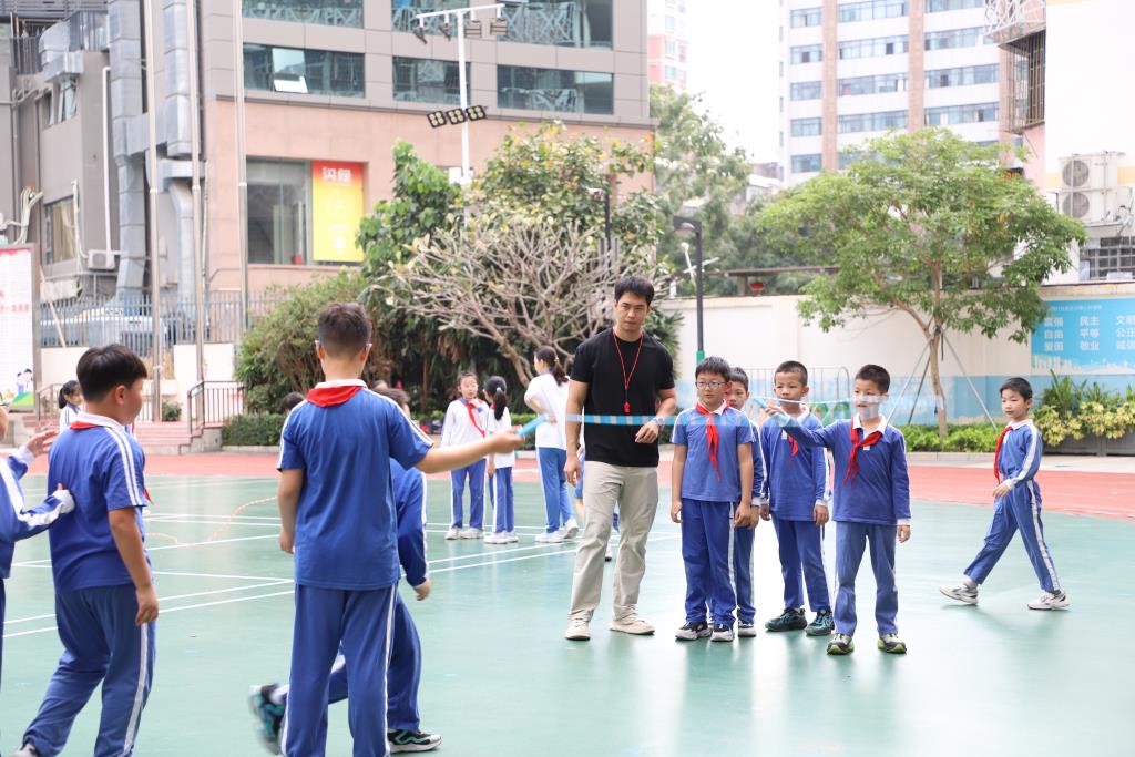 红岭小学·慧心课程｜区教科院视导学校开展新质教育情况