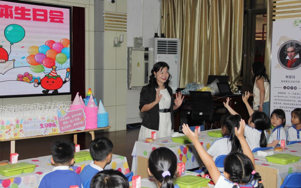 深圳市南湖小学三月集体生日会温情落幕