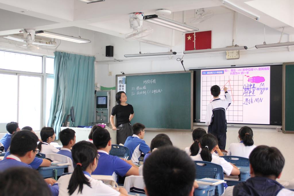图3 王美潼 数学观摩课