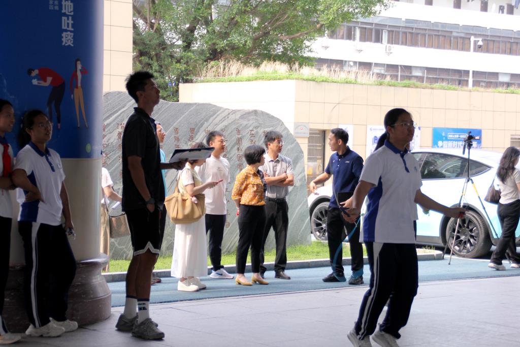 图4 何明谦 体育观摩课