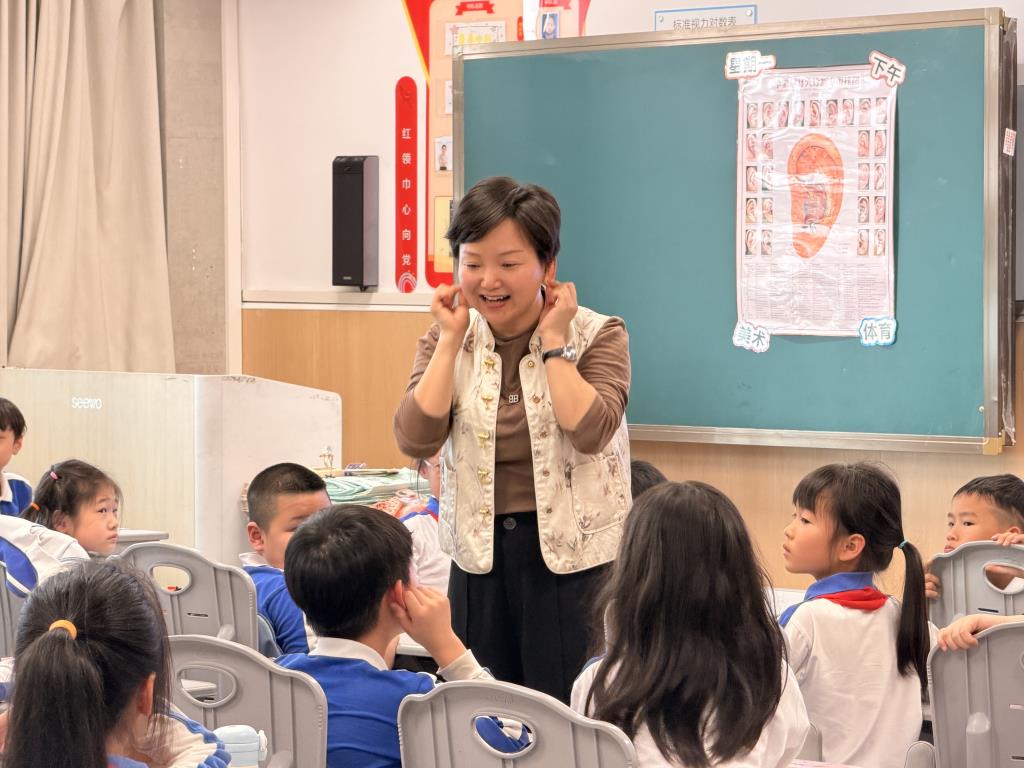 罗湖外语小学携手中医院开展“一班级一中医”主题活动