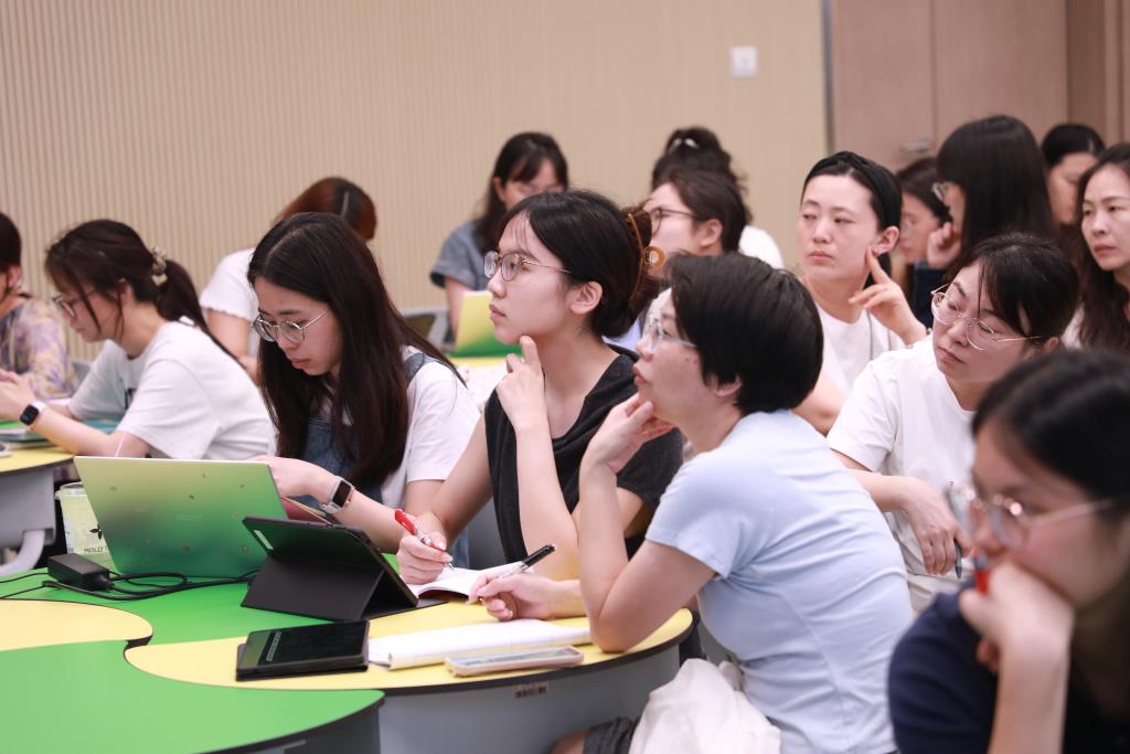桃园小学AI赛事与课程开发综合培训圆满举行