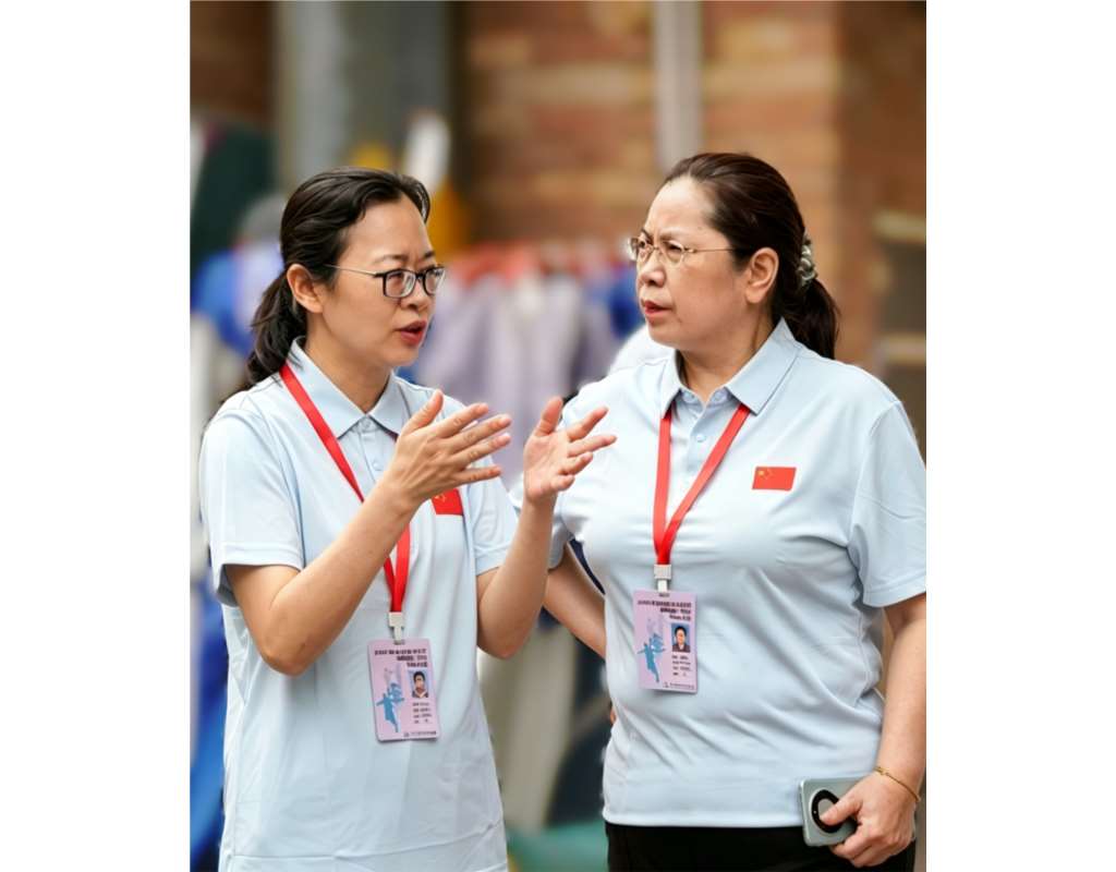 马爱华副局长察看考生暖心服务、考场医疗保障等工作