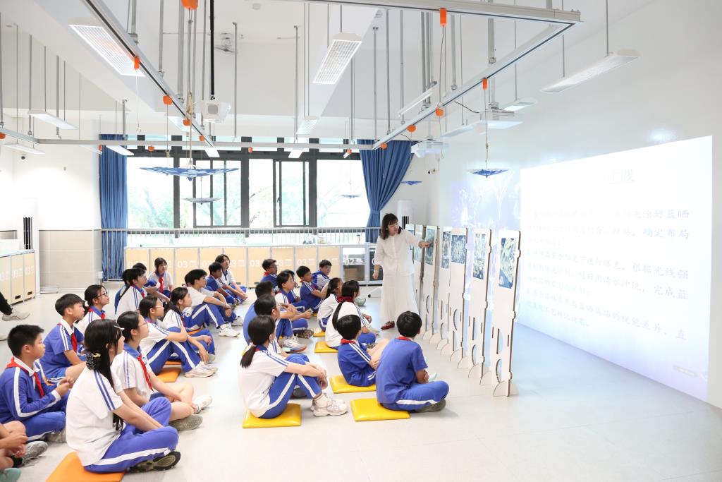 深圳市莲南教育集团集体教研（美术学科）暨集团党委4月工作例会