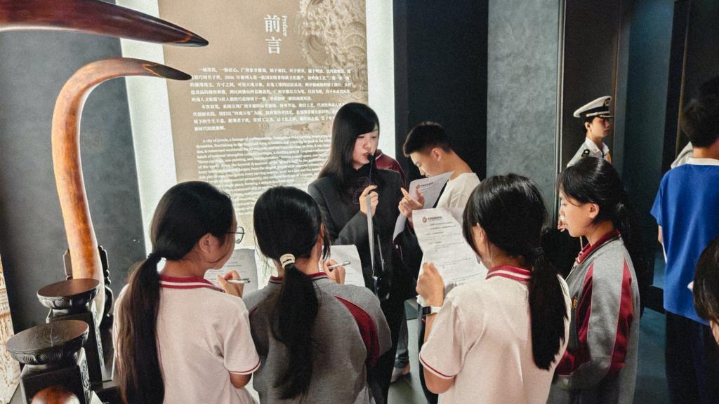 华美学子走进深圳珠宝博物馆研学之旅