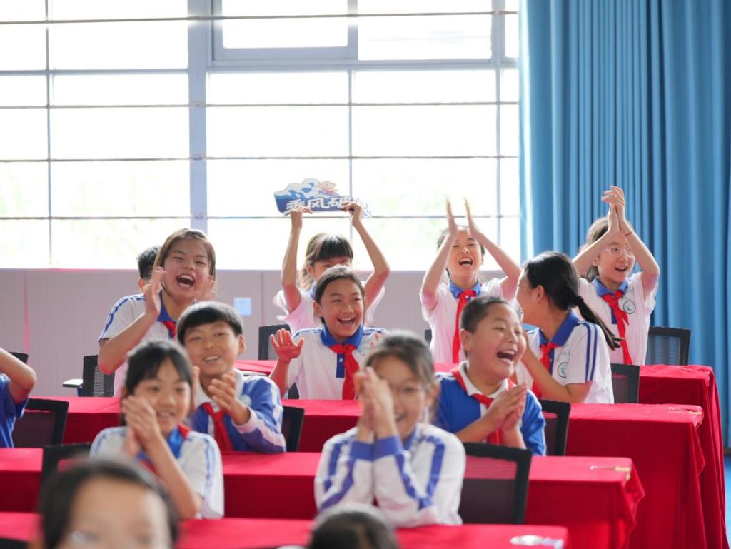 深圳市罗湖区龙创实验学校举办2026春季诗词大会