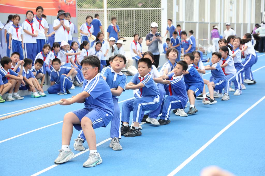 深圳市莲南教育集团安芳小学成功举办第二届春季体育节