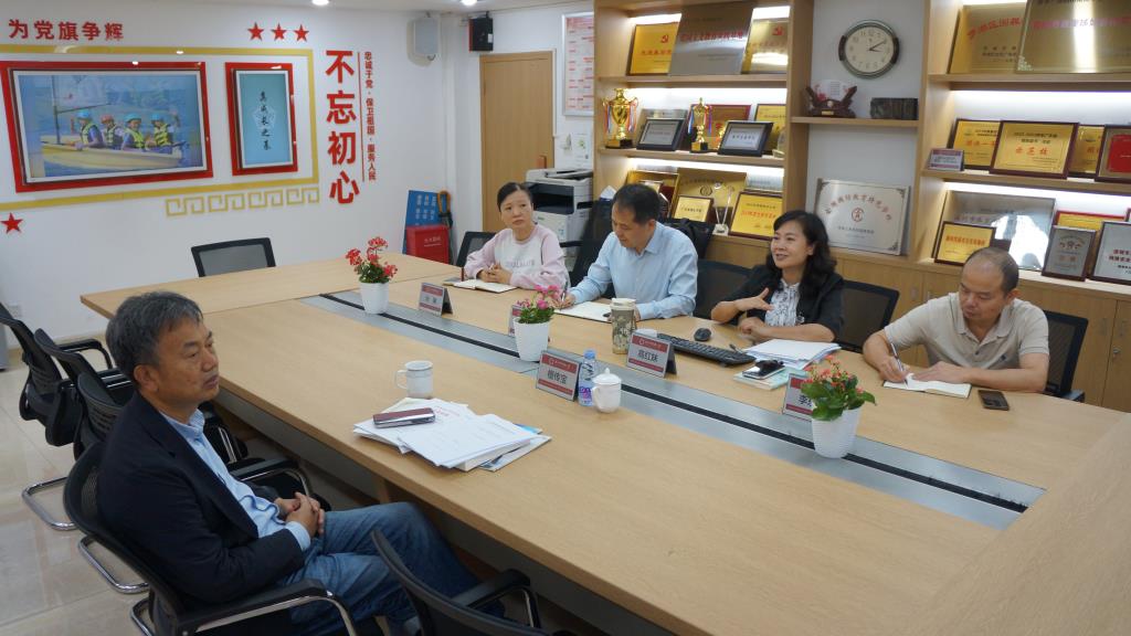 檀传宝教授赴南湖小学指导课题研究